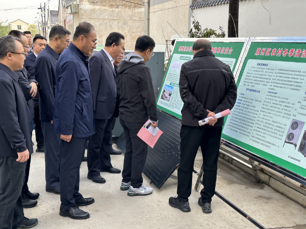 2023年10月9日固原各建设局部门考察参观艾尼公司热泵一体机、太阳能热泵等便民项目